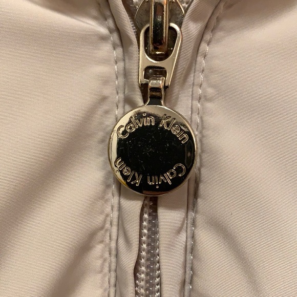 Calvin Klein Women’s Puffer Hooded Coat - Picture 3 of 9